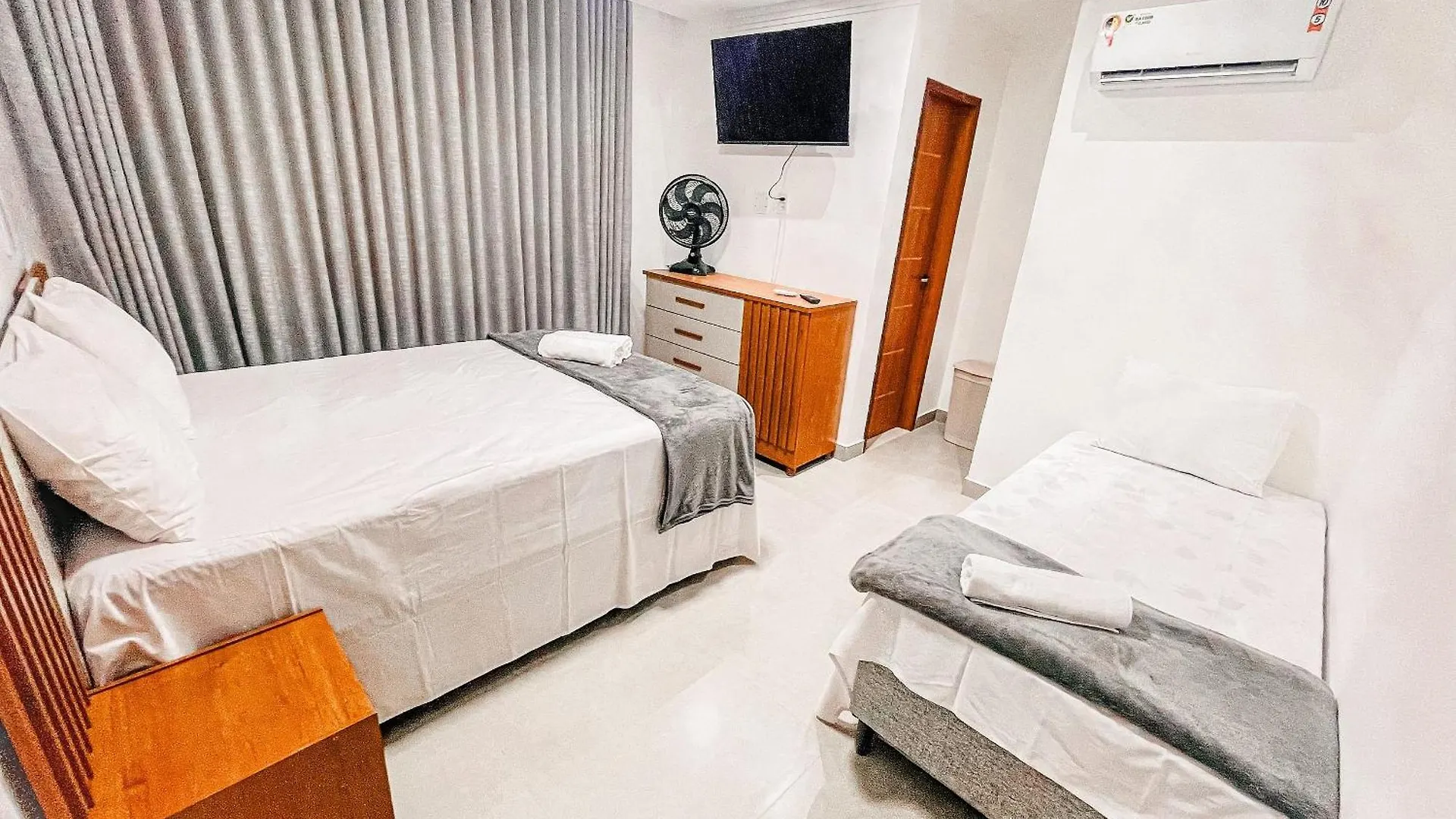 Casa Individual Com 2 Suites, Cozinha Completa, Internet Privativa 300Mbps, Regiao Bem Sossegada Com Comercios Diversos Ao Redor Porto Seguro