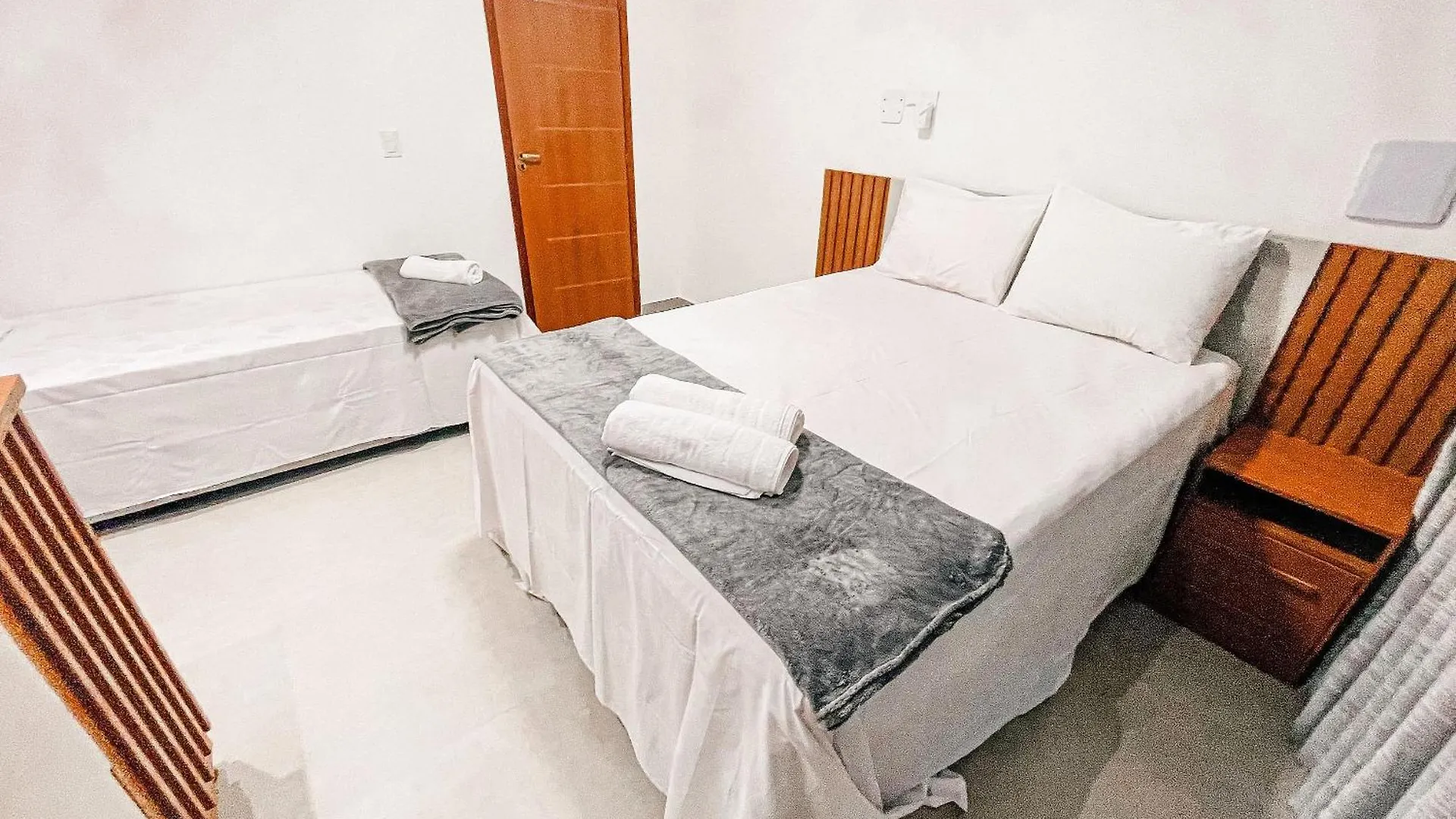 Casa Individual Com 2 Suites, Cozinha Completa, Internet Privativa 300Mbps, Regiao Bem Sossegada Com Comercios Diversos Ao Redor 포르투세구로 0*,